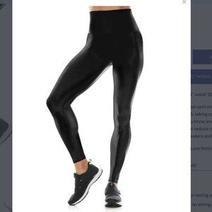 Hi-Luxe 7/8 Sneaker Length in Black